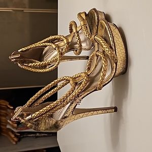 Morena Rosa gold stiletto